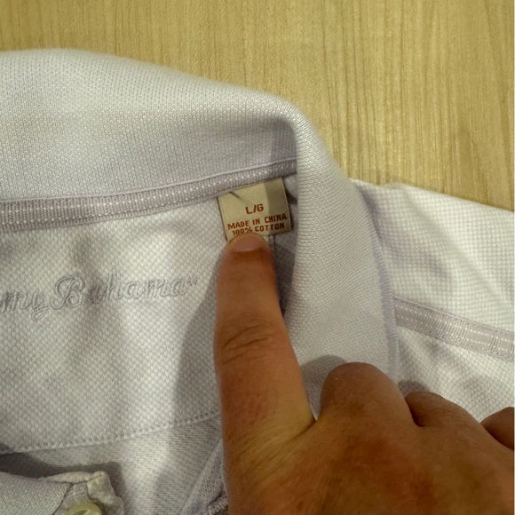 Men’s short sleeve polo Size L from Tommy Bahama in a lilac colour 100% cotton - Picture 4 of 6